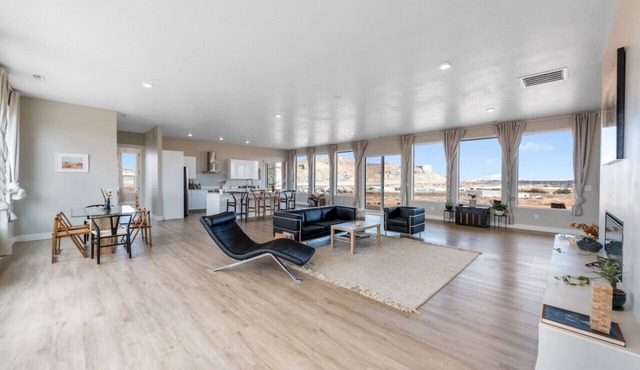 The Canyon Dweller: A Luxury Haven near Page, AZ