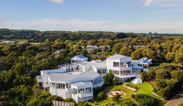 The Cape Retreat with stunning views