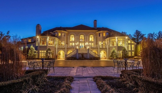 The Capital at Elkhorn Creek : Bourbon Country's Premiere Luxury Estate