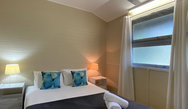 The Captain's Manor on Cook 6 - Compact, affordable and just minutes to Alma Bay