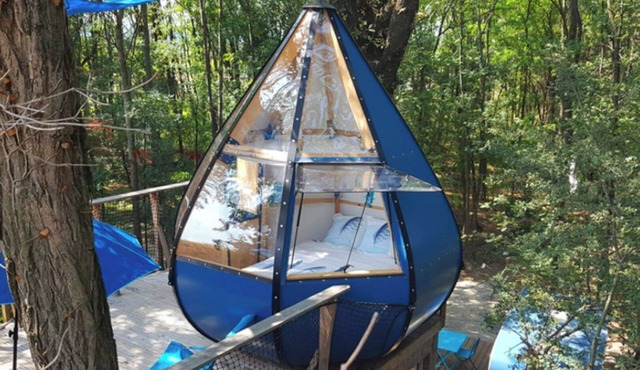 The caravan and its drop of WATER