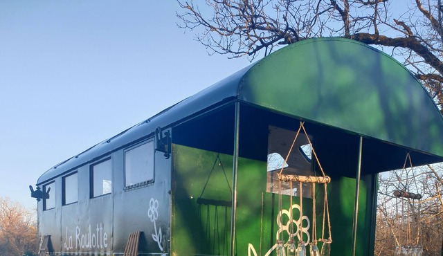 The caravan of the alzou valley