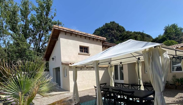 The caretaker's Villa - Château de Rochetaillée