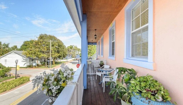 THE CARIBBEAN SUITE AT OLD COLORADO INN