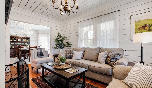 The Carlton Farmhouse: A Quintessential Stay