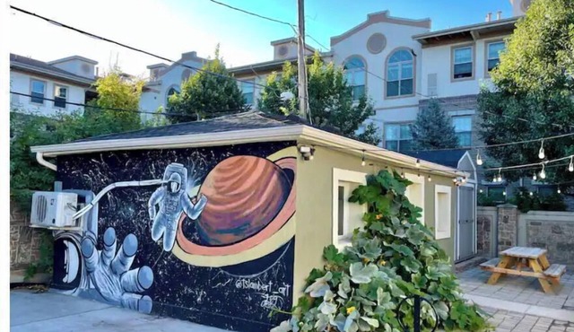 The Carriage House: Downtown, SLC! Clean & Fresh! Pets OK!