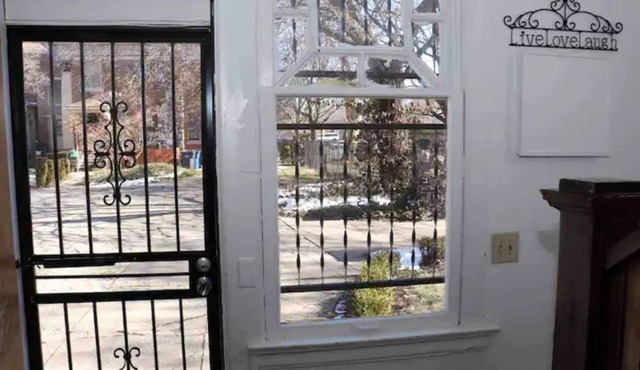 The Carriage House at bookmymansion1.com