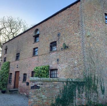 The Carriage House, Bilbrough York Sleeps 24