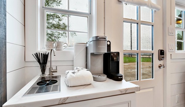 The Carriage House- Romantic Getaway