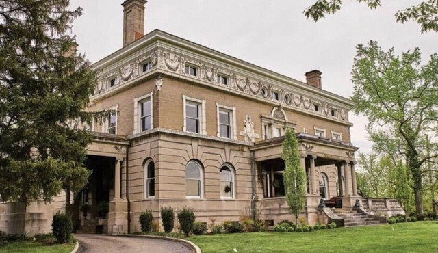 The Carriage House Studio at Marion Hall Mansion
