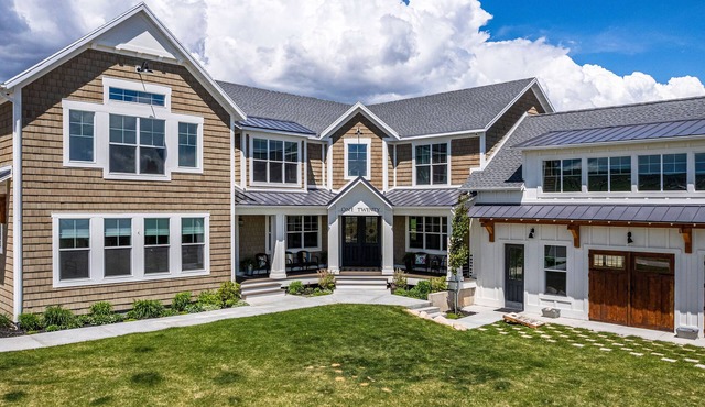 The Carriage House @ Bear Lake -Newly Built - SLEEPS 45 PLUS! Great Location