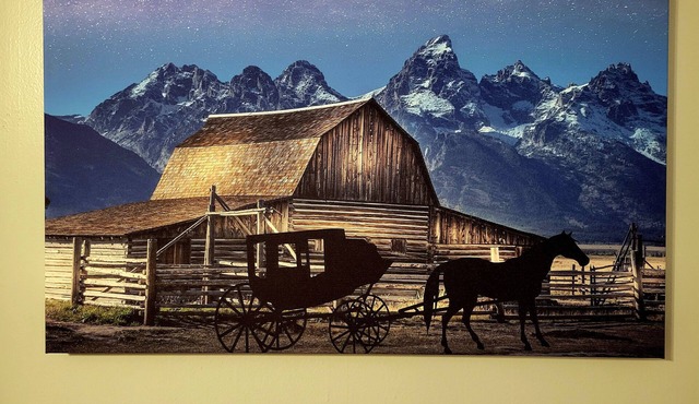 The Carriage House - SGF- Near Ozark Empire Fairgrounds & Arena