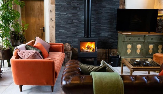 The Cart House - Beautiful Contemporary Barn - Hot Tub