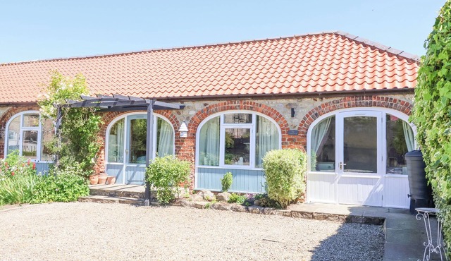 THE CART HOUSE, romantic, with a garden in Bedale