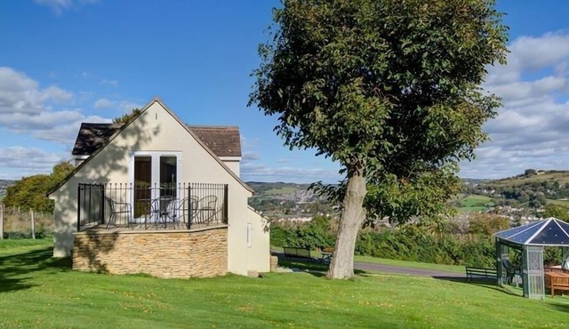 THE CARTINS, pet friendly, with a garden in Selsley