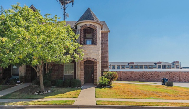 The Castle by the Lake with Pool, Balcony & Garage Parking, Great Location!