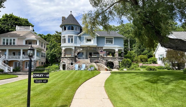 The Castle Cottage - 63 Beach - Weque - Private Lake Access