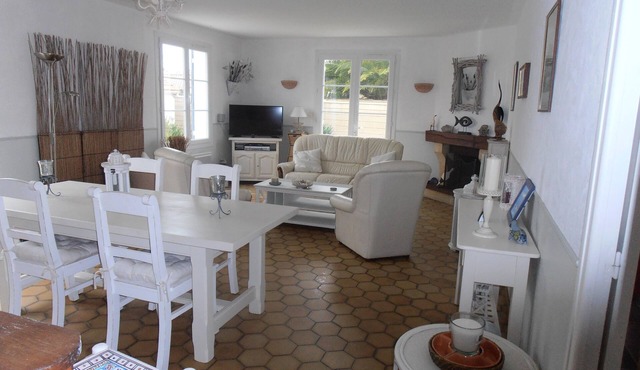 the castle of oléron, house 4 *, Center, port, beach on foot or by bike