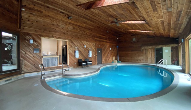 The Castle on Lake Montanis - Indoor Pool & Arcade House