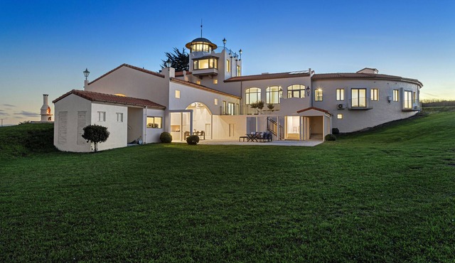 THE CASTLE SUITE - SEFTON HOLIDAY HOME in North Canterbury