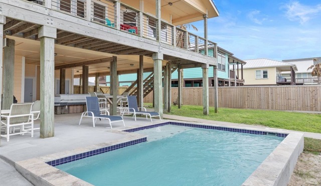 The Cat's Meow | Pet Friendly, New Pool, Bay View!