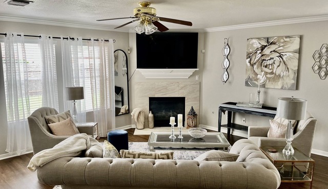 The Catbird Hideaway - Your peaceful and serene home in the Houston, Tx area.