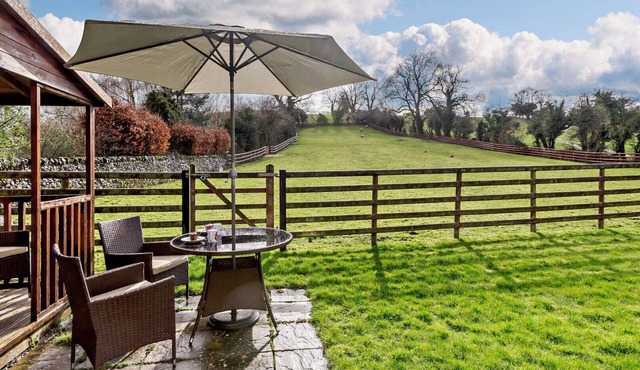 The Catlow - Two Bedroom House, Sleeps 4