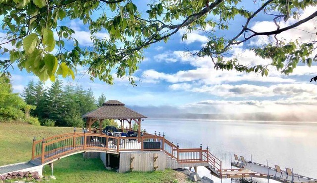 The Cedar at Mira Riverfront Getaway