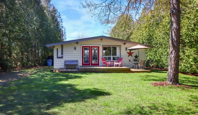 The Cedar Hideaway - Quiet Area, Private Yard close to Downtown and Beach!☀️🌊⛱️