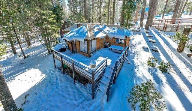 The Cedar House ~ Prime Spot + Kayaks & Cool AC