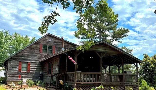 The Cedar Lodge with a View Sleeps 16+