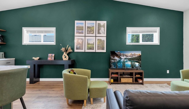 The Cedar Nook - Cozy Studio in Prime of Kennewick