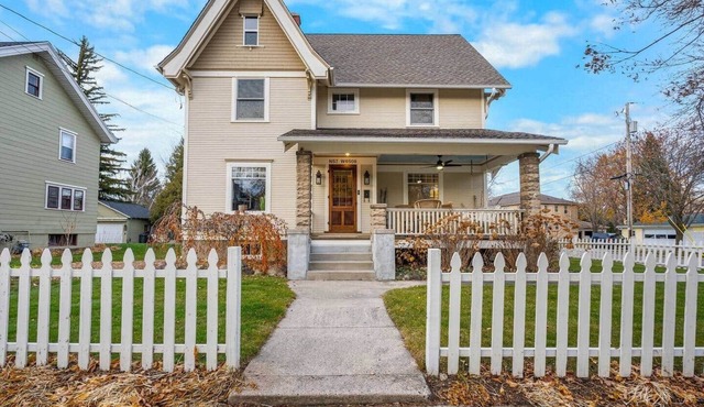 The Cedar Snug in the heart of Cedarburg