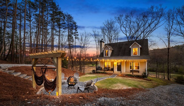 The Cellar! Luxury Speakeasy! Hot Tub! Game Room! River! Fire-Pit!