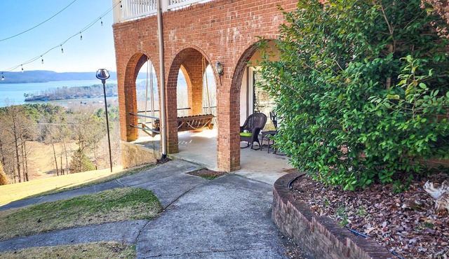 The Cellars at Broken Arrow FarmsnCozy 2-bedroom condo in marvelous Scottsboro