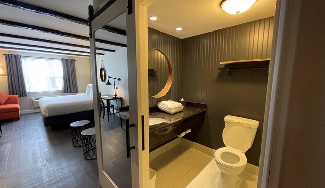 The Century House Latham - North Albany, an Ascend Collection Hotel