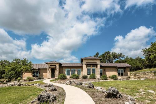 The Century Oak: 3-Unit Estate next to Remi's Ridge & Hayes Hollow