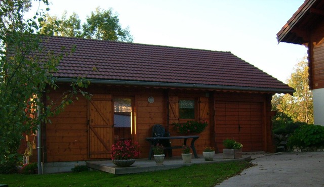 THE Chalesmes Pretty Holiday Chalet With ALL Comfort Close TO Nature
