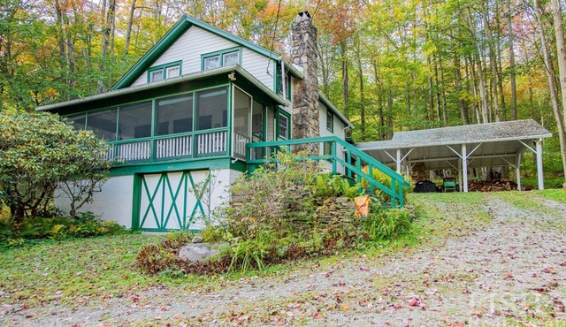 "The Chalet" at Lake Mokoma