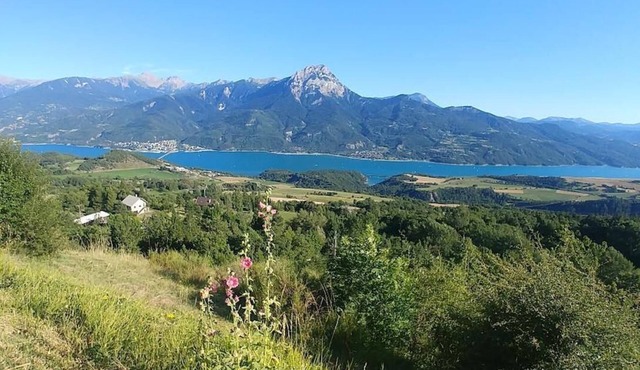 The Chalet Gaby, House with panoramic view on the lake of Serre Ponçon