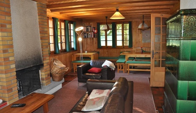 The chalet is located 200 m. from the Barboleuse gondolas linking the Villars-Gryon-Les Diablerets s