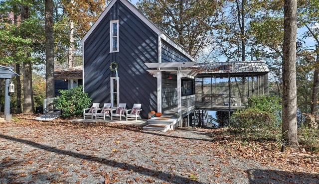 'The Chalet on Sinclair' w/Private Dock & Kayaks!