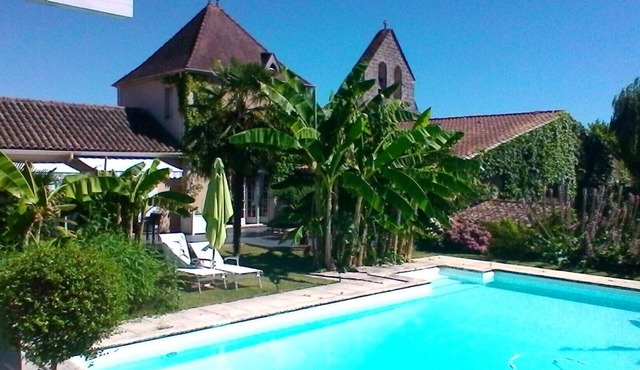 The chamber, domain of Lezardiere