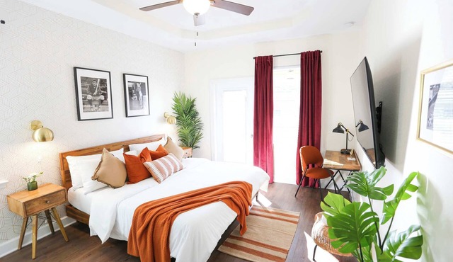 The Champion's Suite. New Build, Upscale, Central