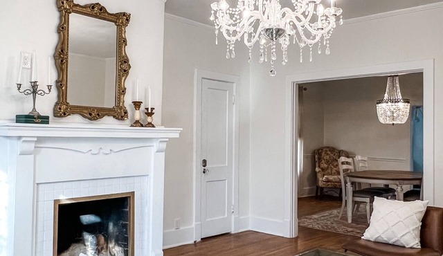 The Chandelier House of Midtown - Near It All!