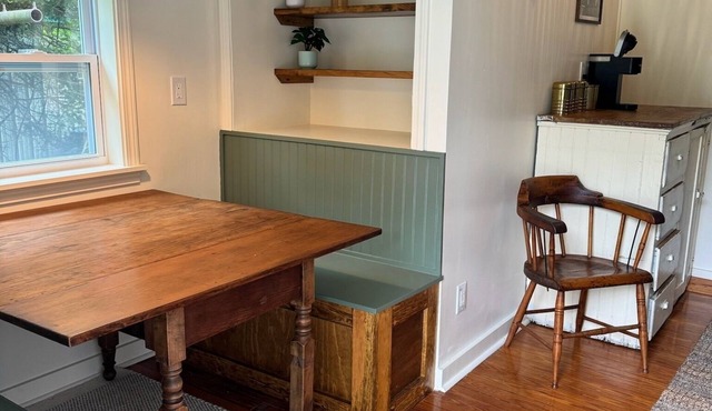 The Chapman House - Two Bedroom Cottage, Sleeps 6