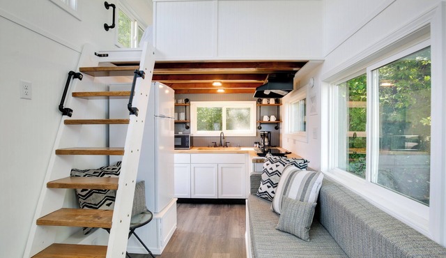 'The Chardonnay Chalet' Defiance Studio Trail!