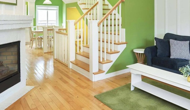 The Charleston: 3BR Boutique Suite Sleeps 10 | Pool, Hot Tub, Free Golf, Lake Mac Views