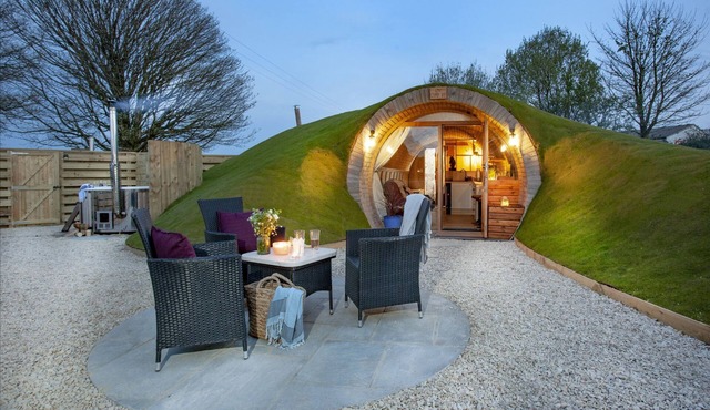 The Charm Inn, The Little Burrow