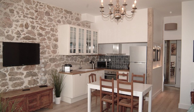 The charm of the Provencal village in the heart of Cannes, next to the beaches and the Palace